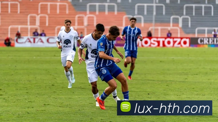 探索帆布足球鞋的时尚与实用性完美结合的全新体验